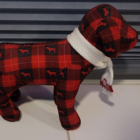 NWT Victorias Secret PINK Dog Logo Red Buffalo Plaid White  NWT Victorias Secret PINK Dog Logo Buffalo Plaid White Scarf 2007 6.5\